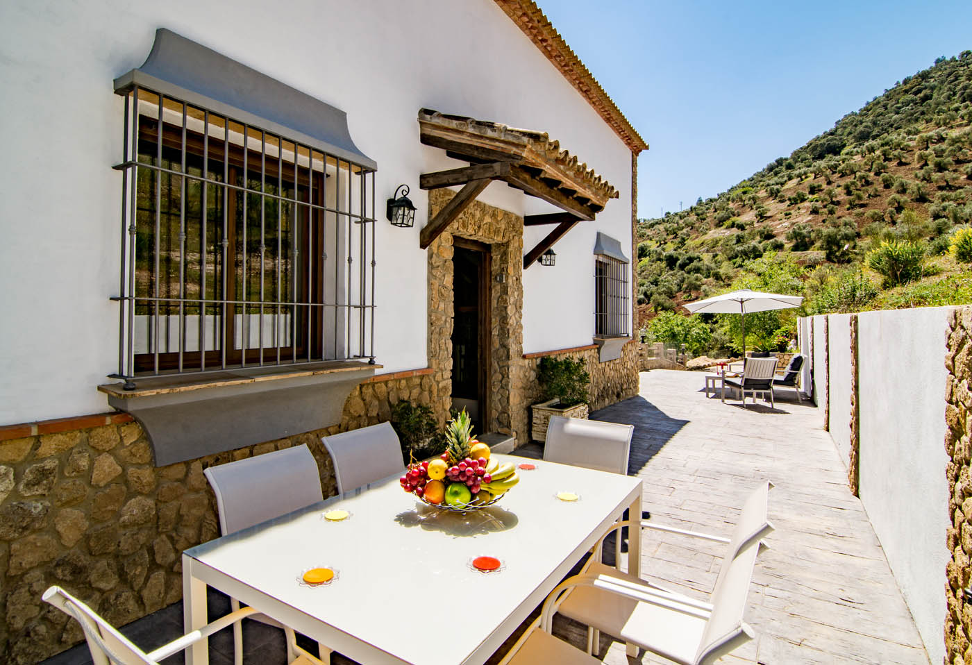 Una práctica zona de descanso junto a la cocina